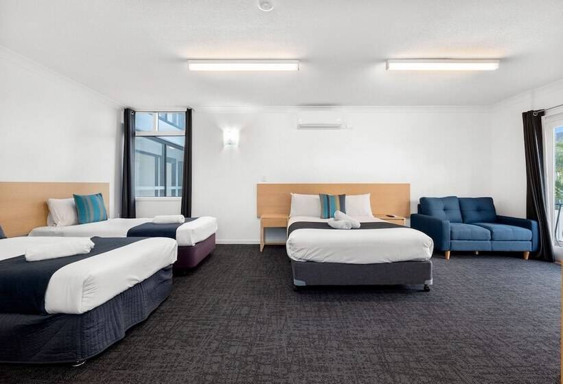 مُتل Hamilton Brisbane Airport