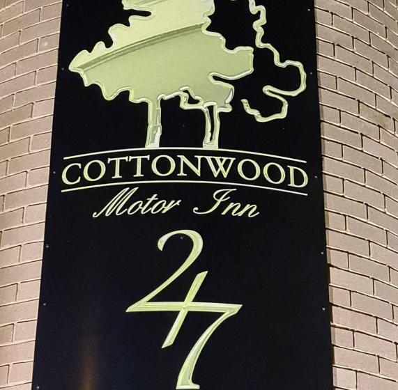 מוטל Cottonwood Motor Inn