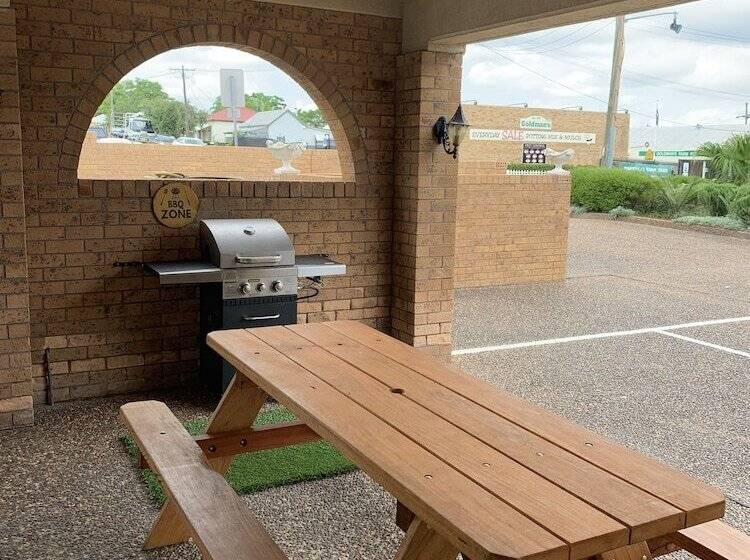 מוטל Cumberland Motor Inn