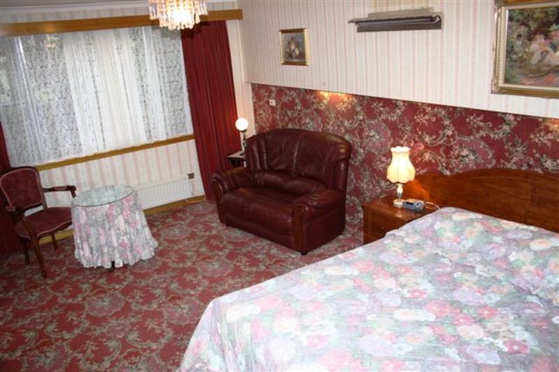 Motel Mayfair On Cavell