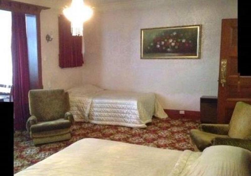 Motel Mayfair On Cavell