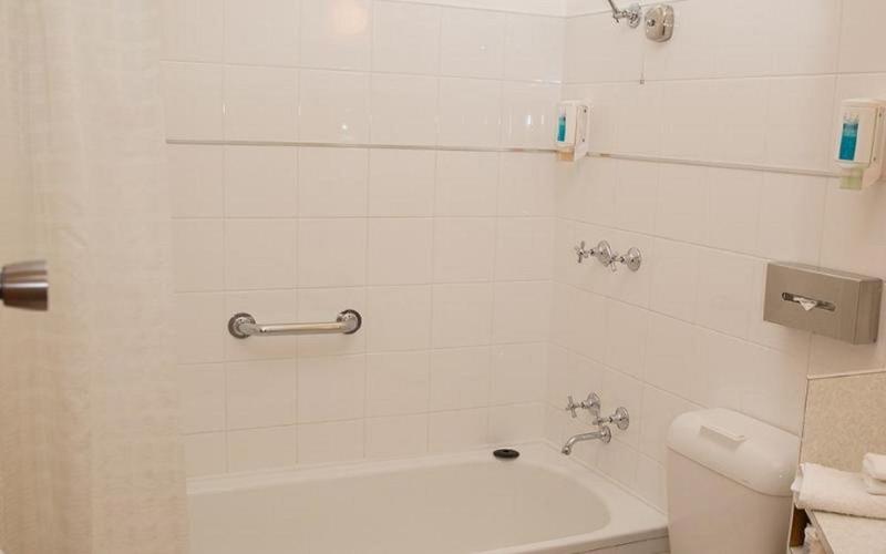 Motel Mayfair On Cavell