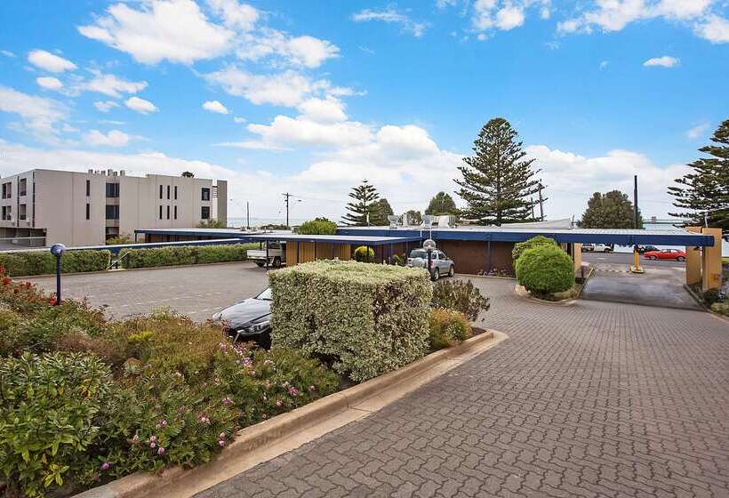 مُتل Richmond Henty