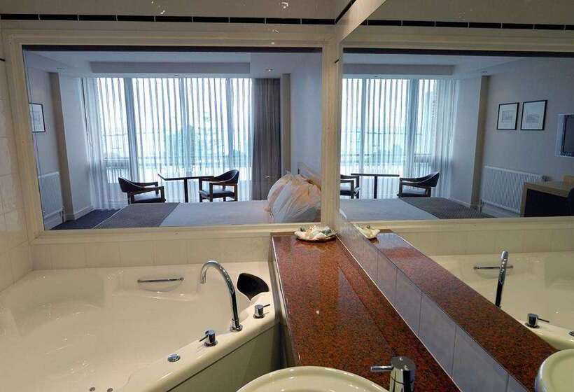 مُتل Richmond Henty