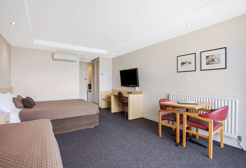 مُتل Richmond Henty