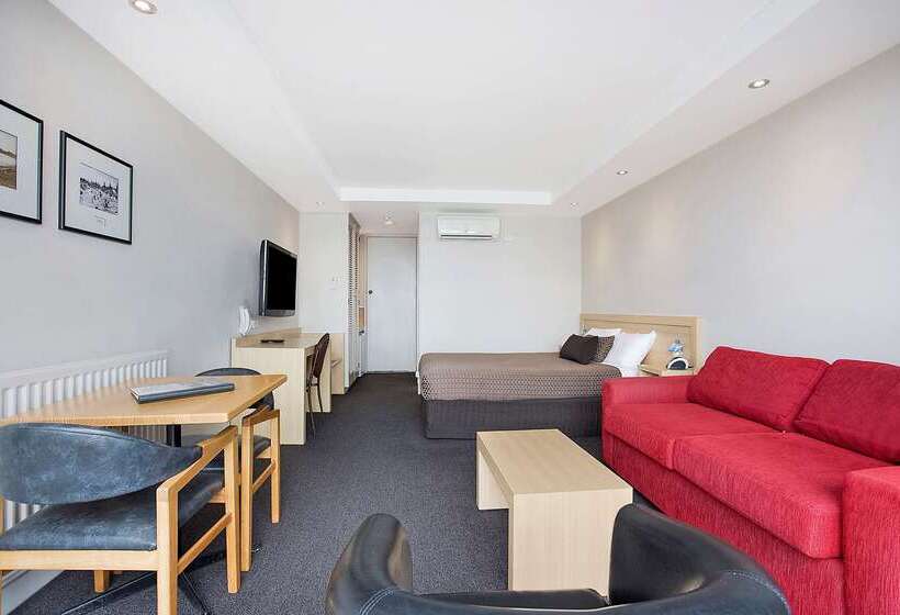 مُتل Richmond Henty