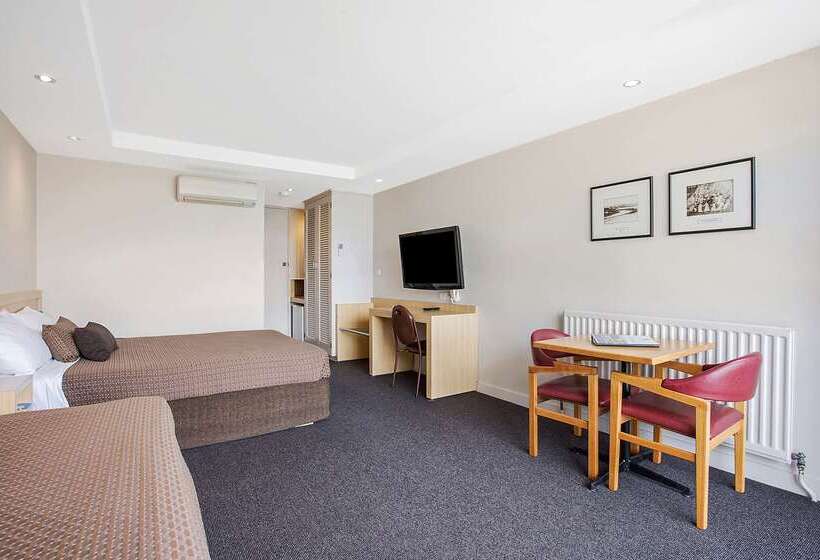 مُتل Richmond Henty