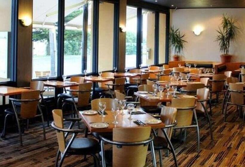 مُتل Richmond Henty