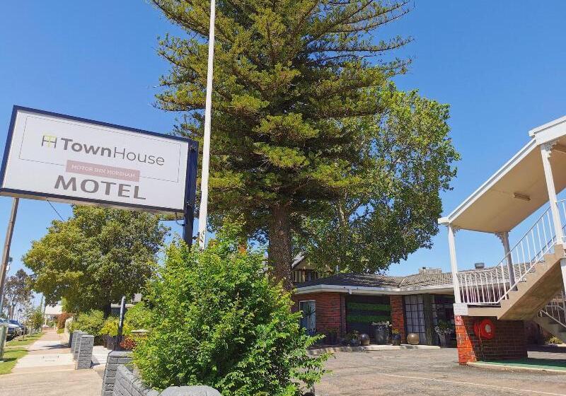 מוטל Town House Motor Inn