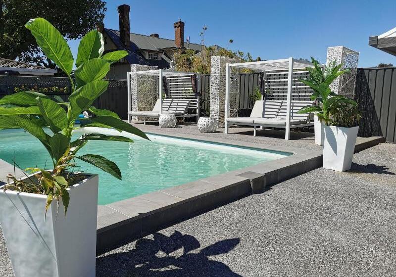 מוטל Town House Motor Inn