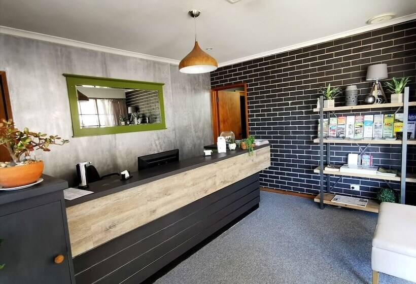 מוטל Town House Motor Inn