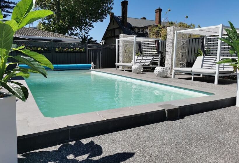 מוטל Town House Motor Inn