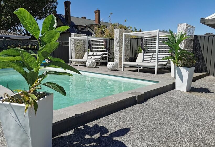 מוטל Town House Motor Inn