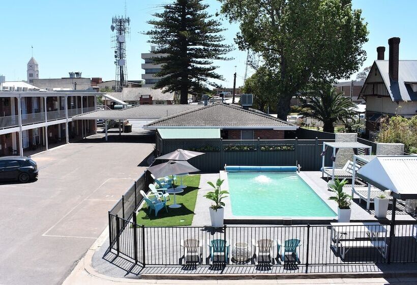 מוטל Town House Motor Inn