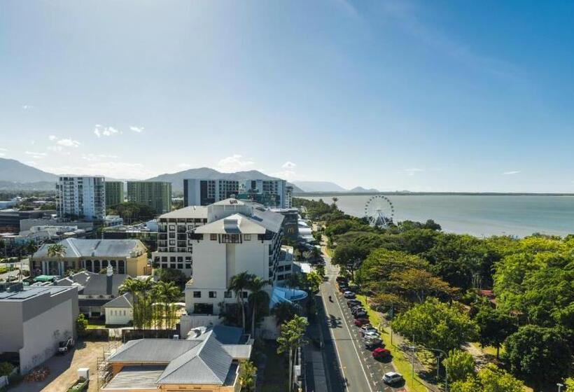 Pacific Hotel Cairns