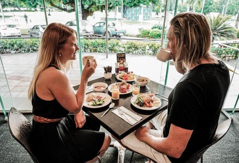 Pacific Hotel Cairns