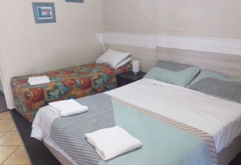 Paradise Motel