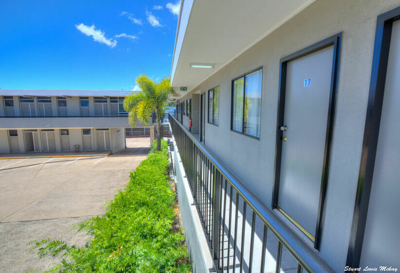 Queens Hotel & Motel