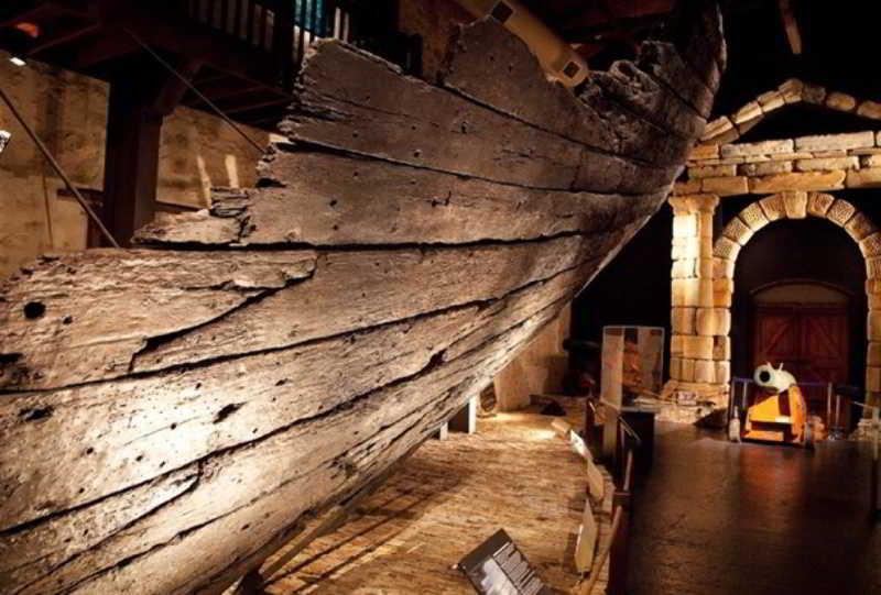 استراحتگاه Pier 21 Riverside Apartment