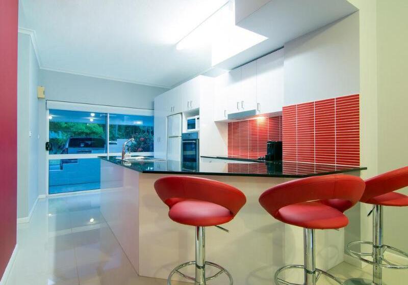 استراحتگاه Titree Village Holiday Apartments