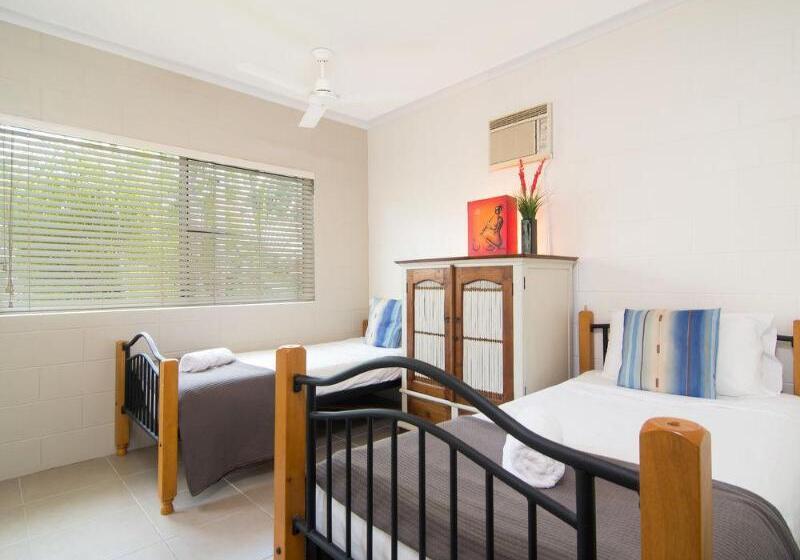 استراحتگاه Titree Village Holiday Apartments