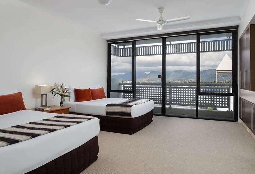 Rydges Esplanade Resort Cairns