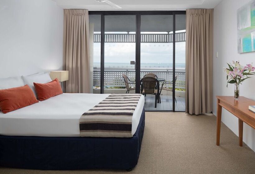 Rydges Esplanade Resort Cairns