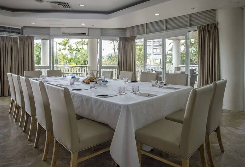 Rydges Esplanade Resort Cairns