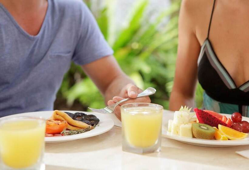 Rydges Esplanade Resort Cairns