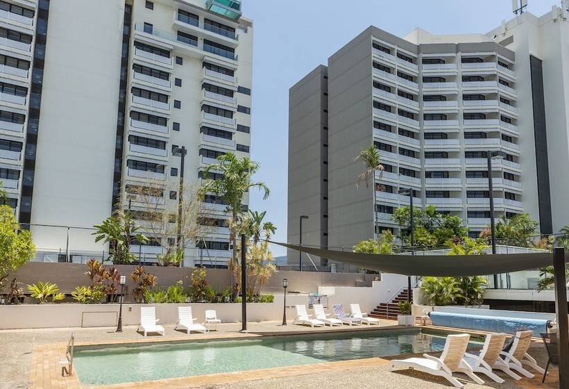 Rydges Esplanade Resort Cairns
