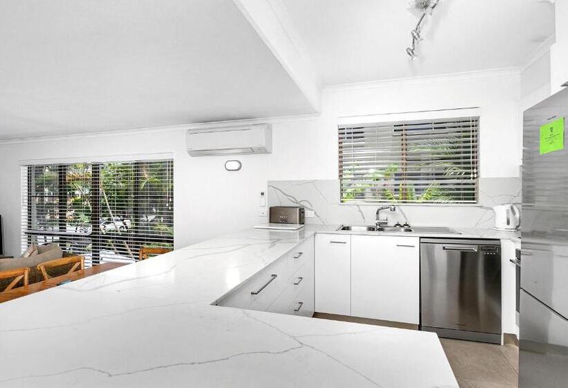 Driftwood Mantaray   Official Onsite Reception And Check In