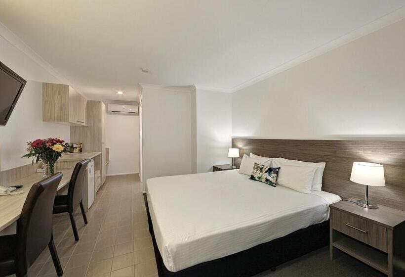 Smart Motels Bert Hinkler