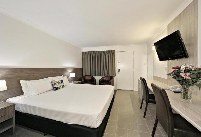 Smart Motels Bert Hinkler