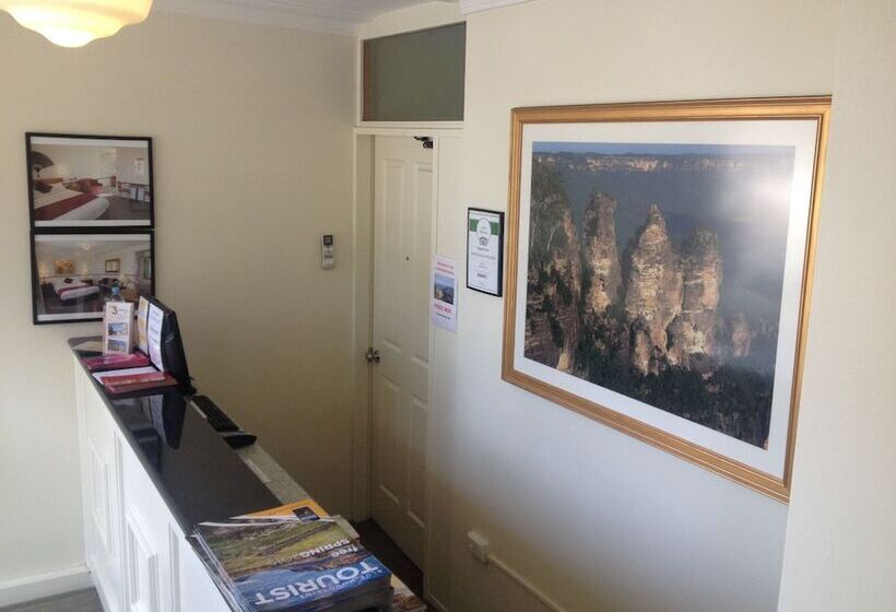 Three Explorers Motel