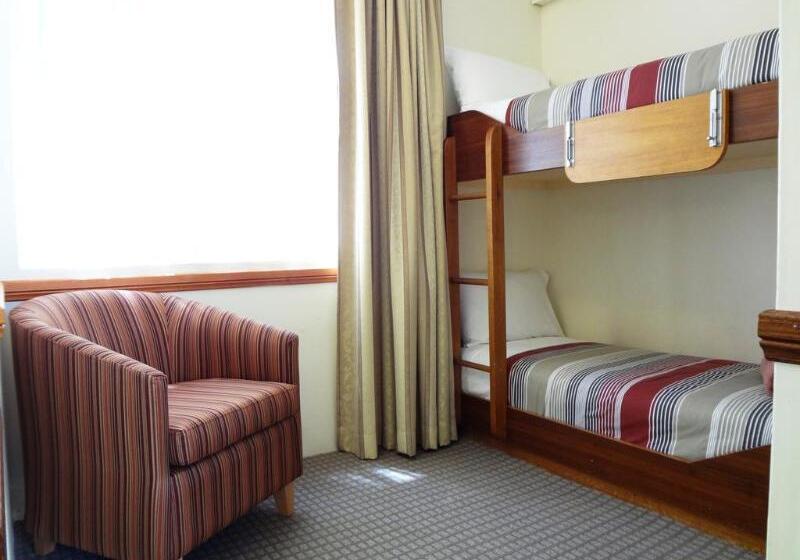 Three Explorers Motel