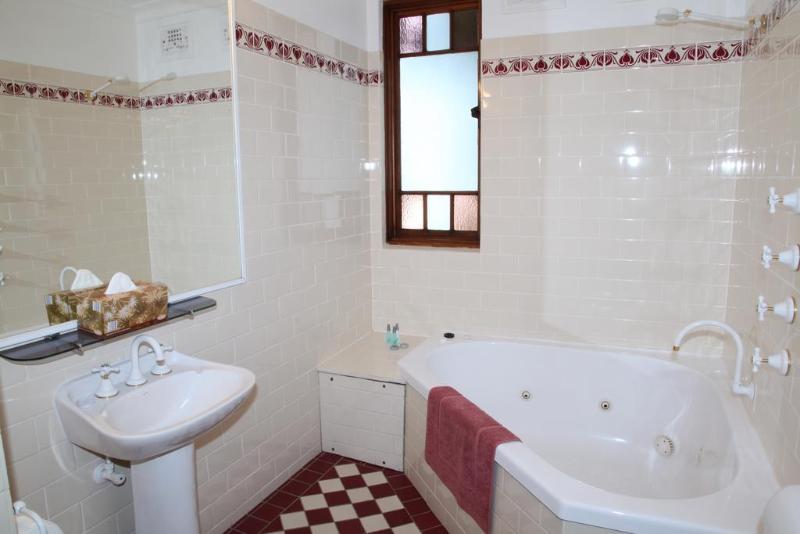 Three Explorers Motel