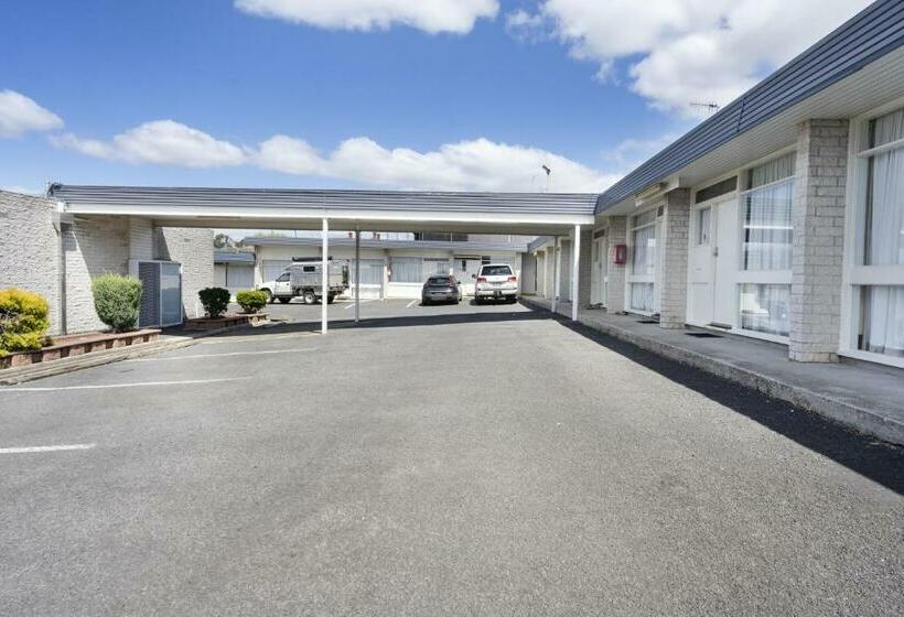 Top Of The Town Hotel Motel