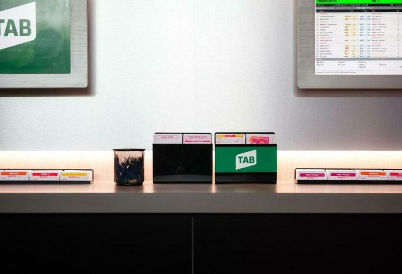 Top Of The Town Hotel Motel