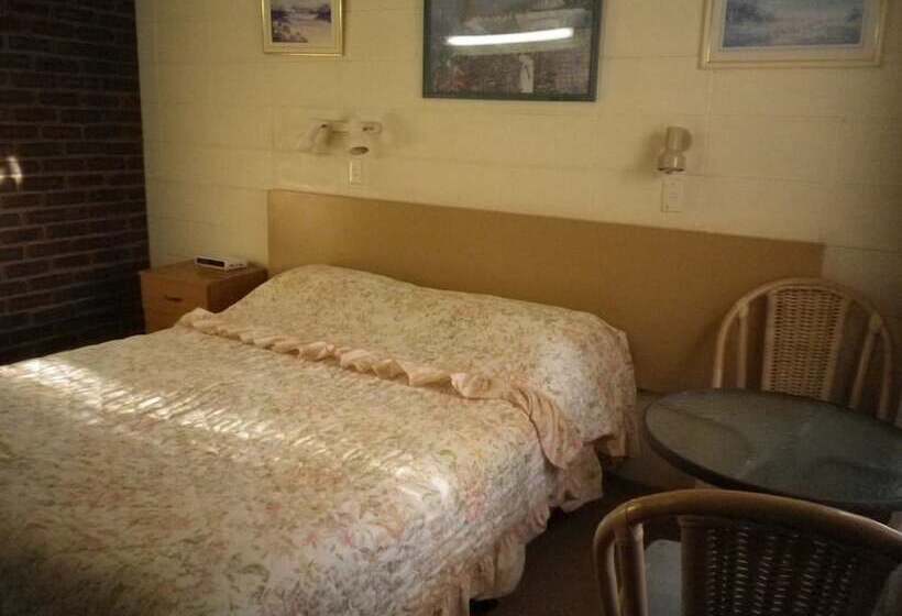 White Lanterns Motel