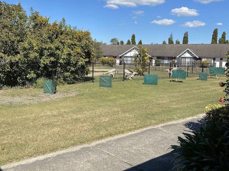 هتل Sir Francis Drake