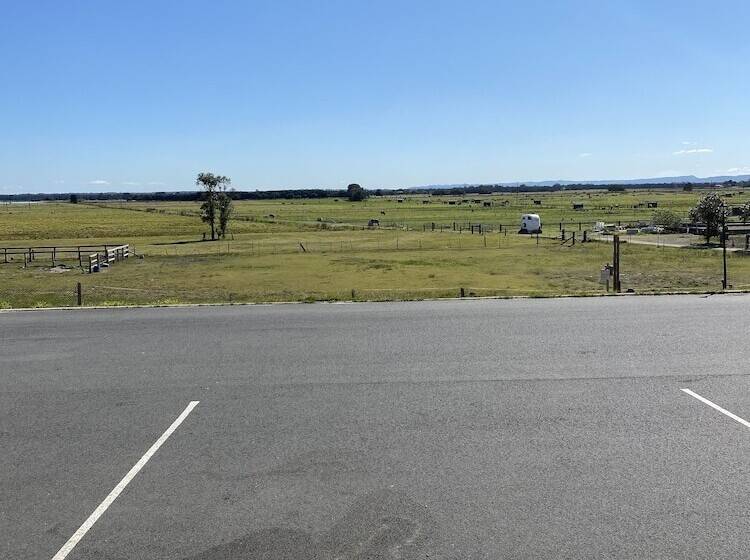 هتل Sir Francis Drake