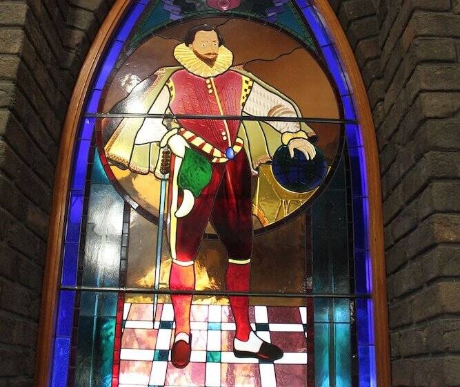 هتل Sir Francis Drake