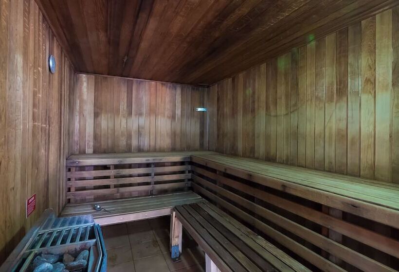 Alexander Holiday Apartments