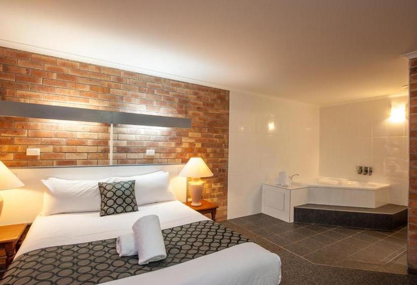 Allan Cunningham Motel