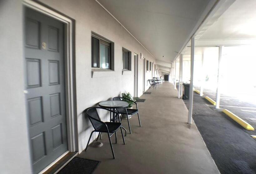 Allan Cunningham Motel