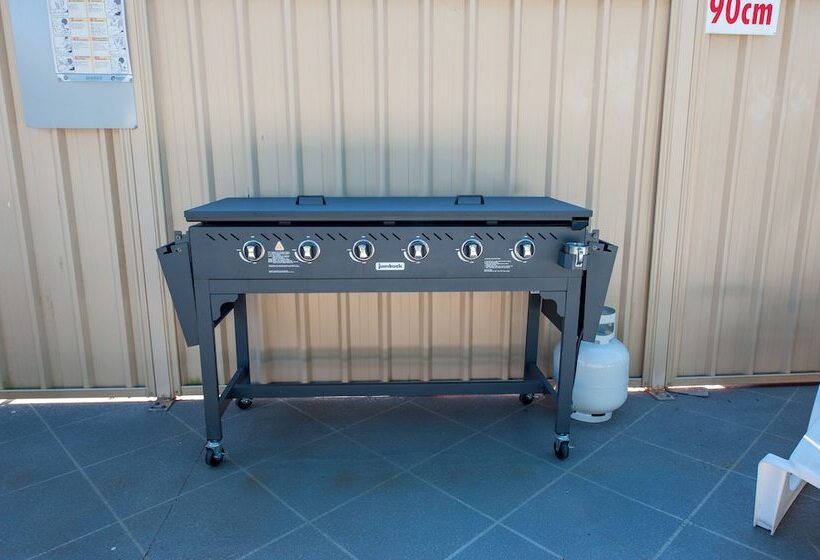 Allan Cunningham Motel