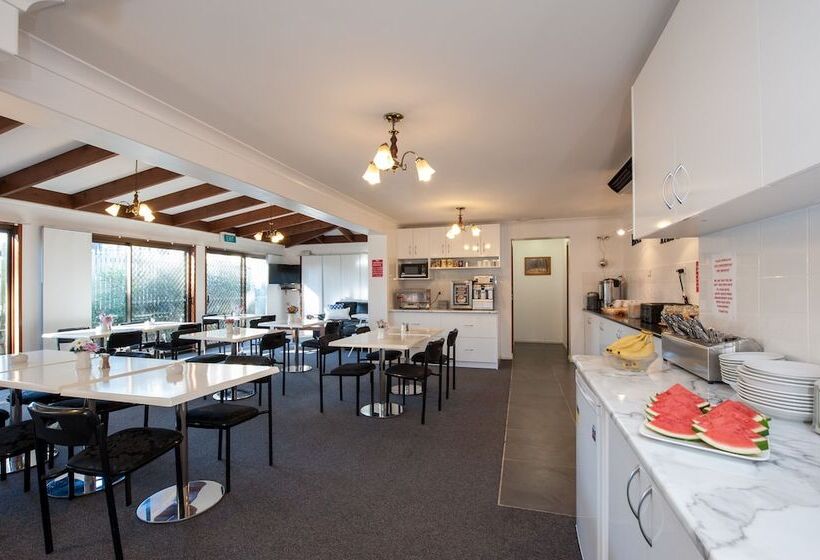 Allan Cunningham Motel