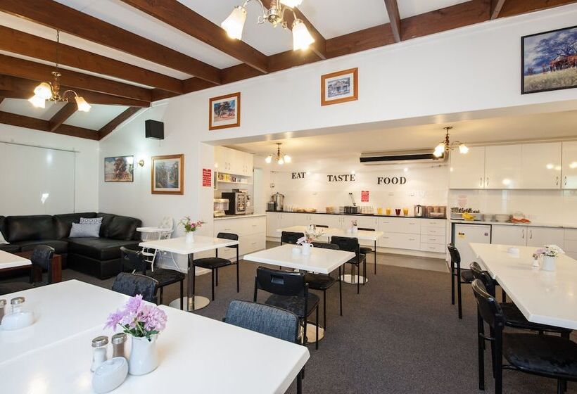 Allan Cunningham Motel