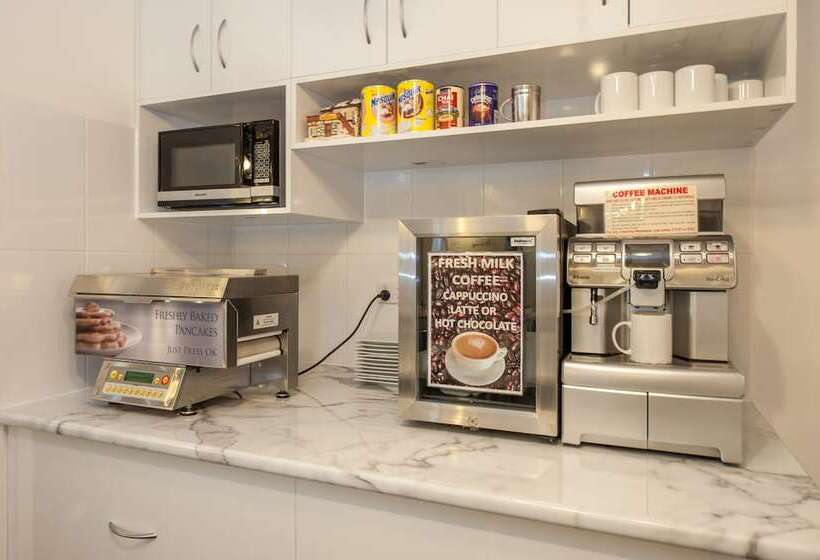 Allan Cunningham Motel