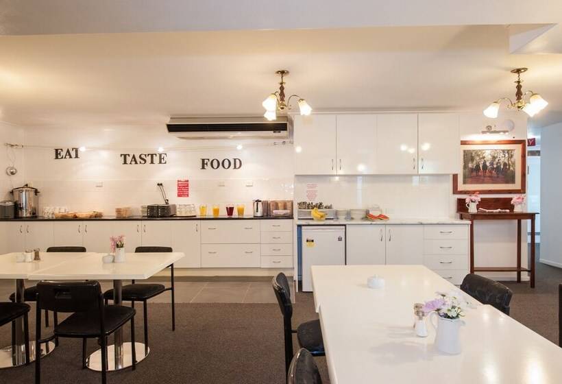 Allan Cunningham Motel